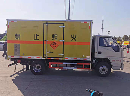 东阳爆破器材运输车